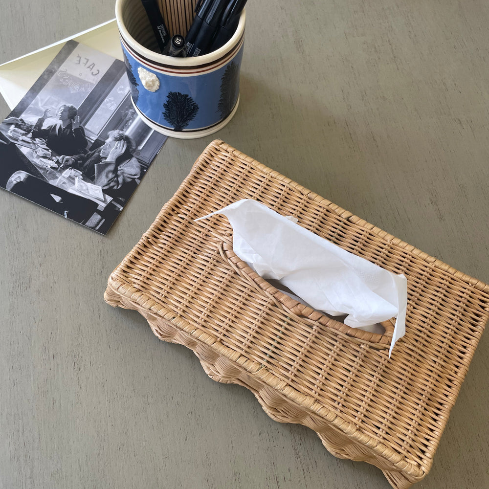 Tissue box
