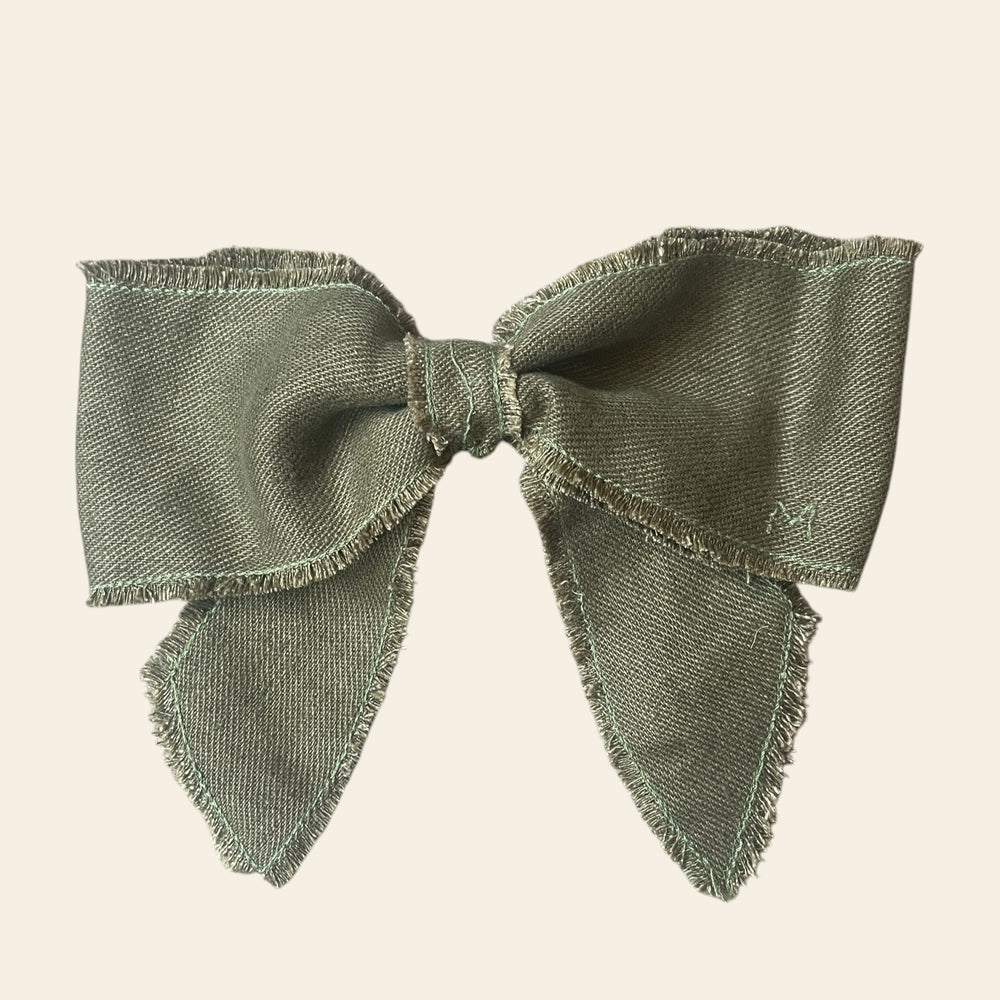 
                      
                        Linen bows
                      
                    