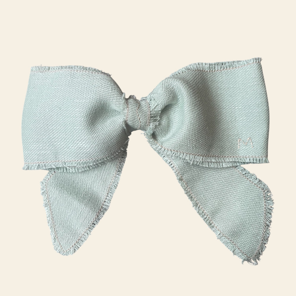 
                      
                        Linen bows
                      
                    