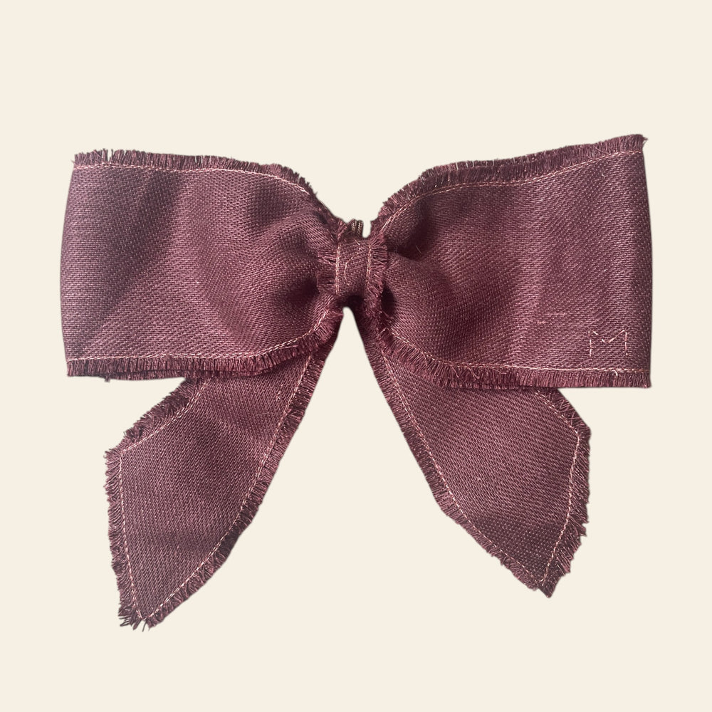 
                      
                        Linen bows
                      
                    