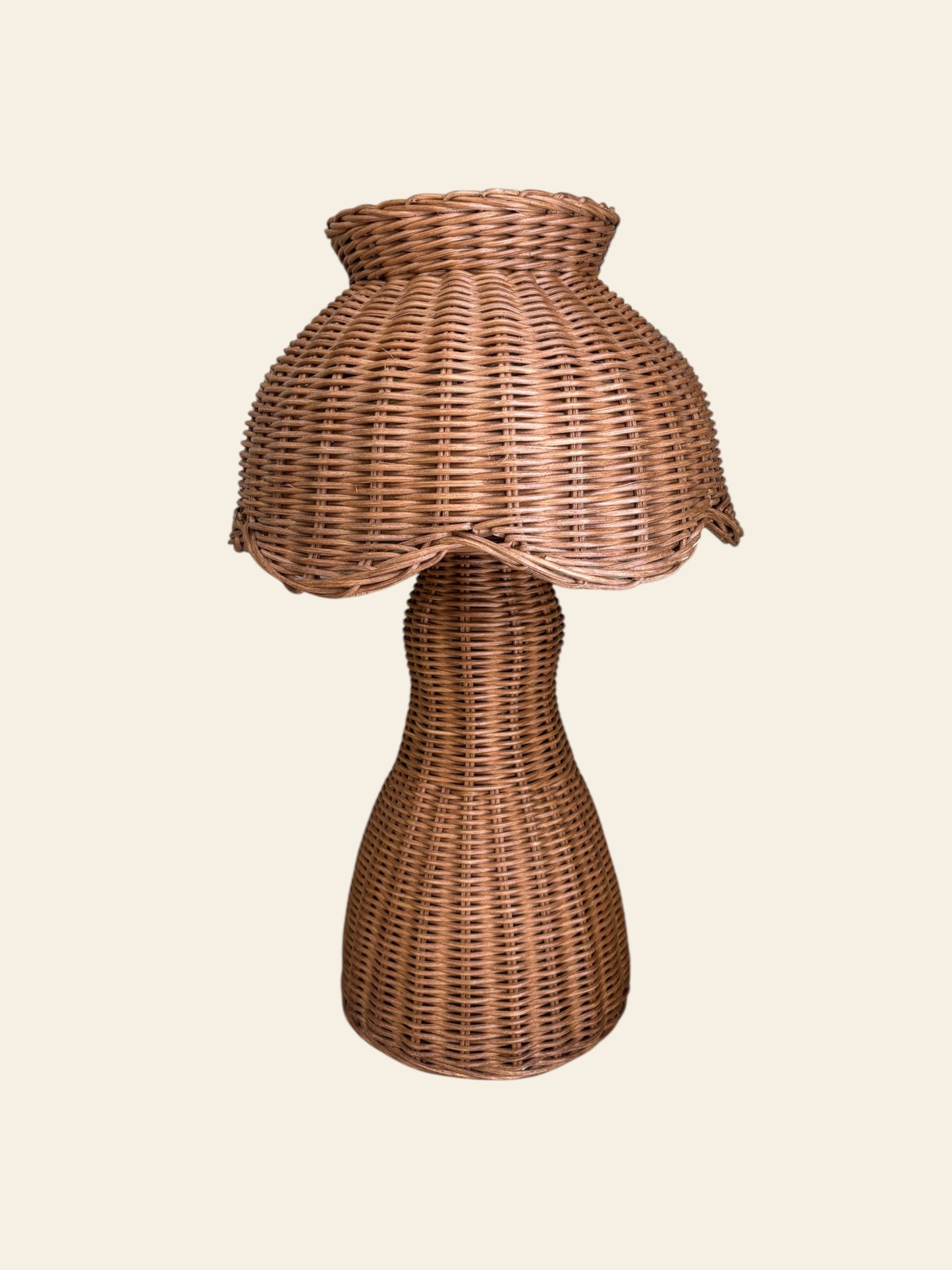 Scalloped rattan lamp