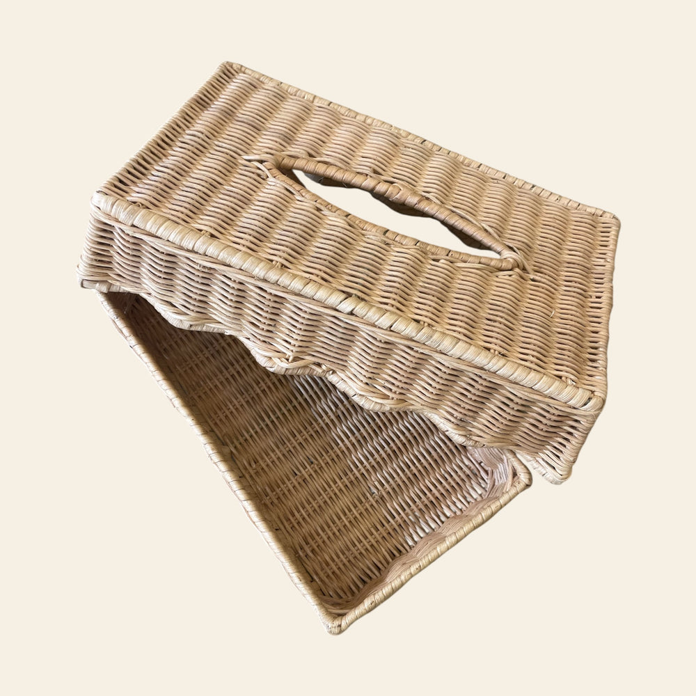 
                      
                        Tissue box
                      
                    